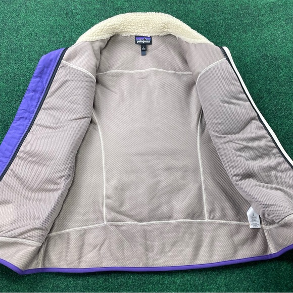 Patagonia Classic Retro-X Deep Pile Fleece Vest Ivory w/ Purple Women’s Large - Picture 6 of 14